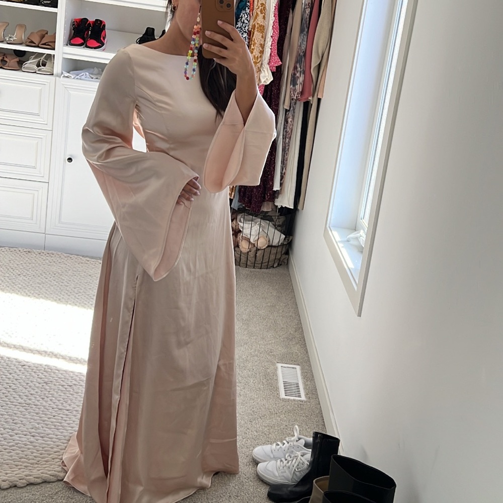 MAXI SATIN GOWN - Picture 1 of 3